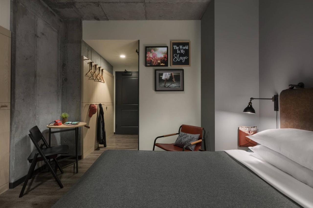 Moxy Boston Downtown Hotel Exterior photo