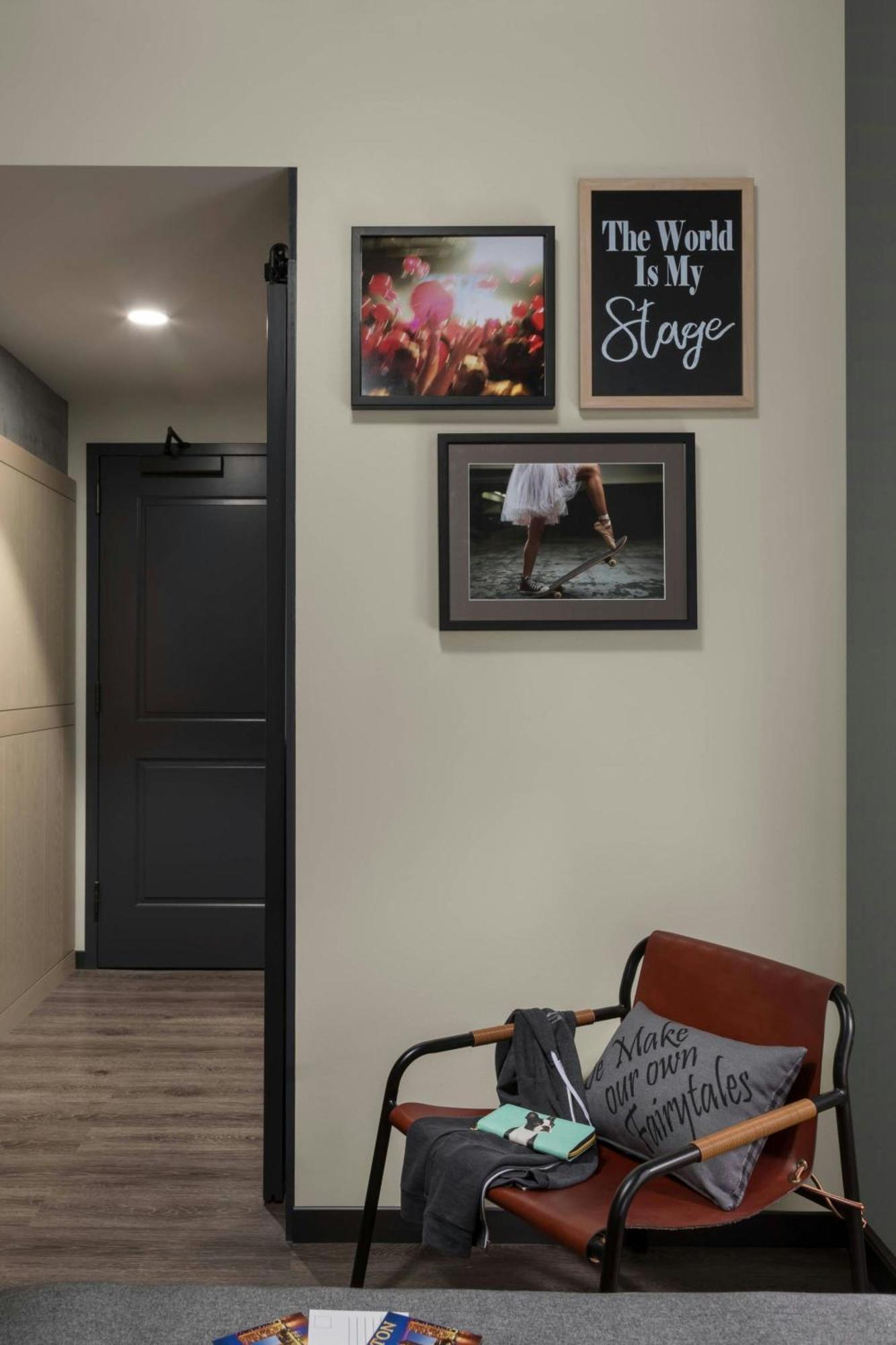 Moxy Boston Downtown Hotel Exterior photo