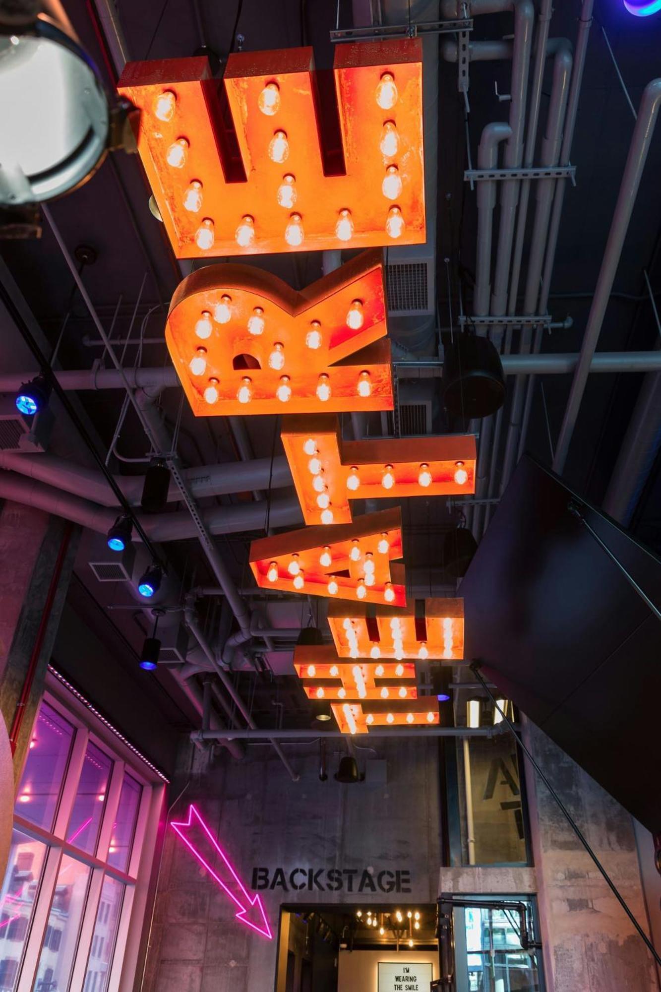 Moxy Boston Downtown Hotel Exterior photo